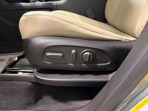 Certified 2023 Chevrolet Traverse LT w/ LT Premium Package image 13