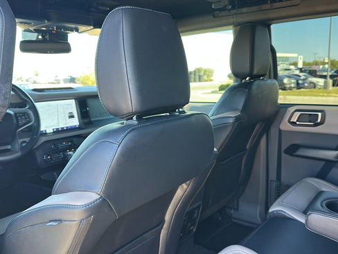 Used 2024 Ford Bronco Wildtrak image 17