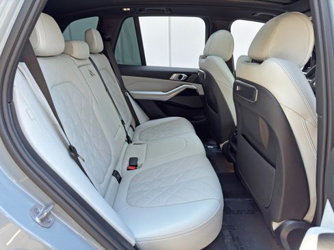 Used 2024 BMW X5 sDrive40i w/ M Sport Package RWD image 46