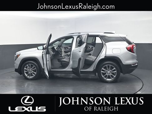 Used 2022 GMC Terrain SLT image 29