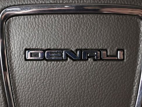 Used 2017 GMC Sierra 1500 Denali w/ Denali Ultimate Package AWD/4WD image 37