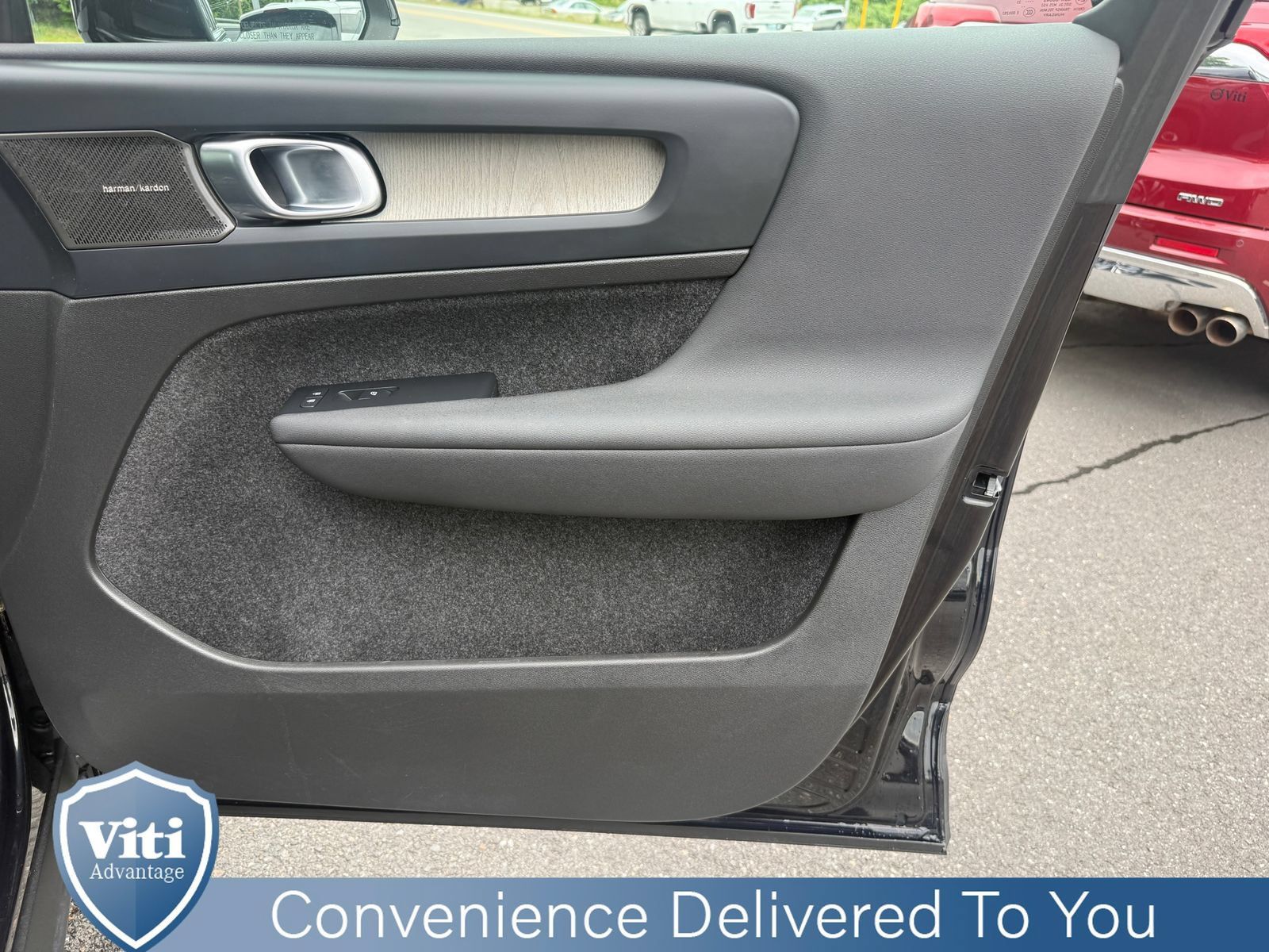 Certified 2023 Volvo XC40 B5 Ultimate w/ Protection Package Premier AWD/4WD image 29