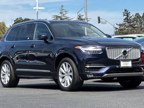 Used 2017 Volvo XC90 T6 Inscription w/ Vision Package AWD/4WD image 2