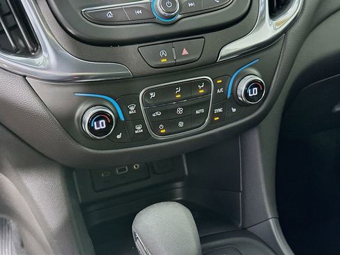 Used 2024 Chevrolet Equinox LT FWD image 23