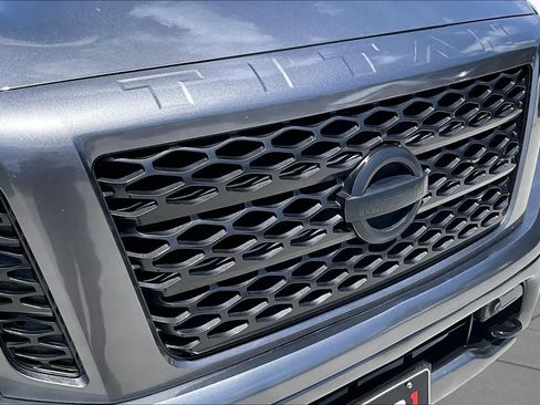 Used 2019 Nissan Titan SV w/ SV Convenience Package AWD/4WD image 28