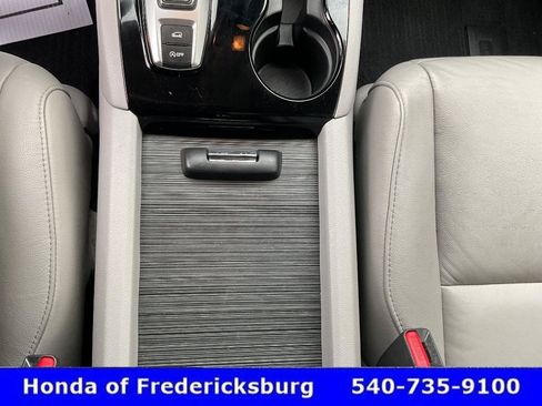 Used 2016 Honda Pilot Touring image 39