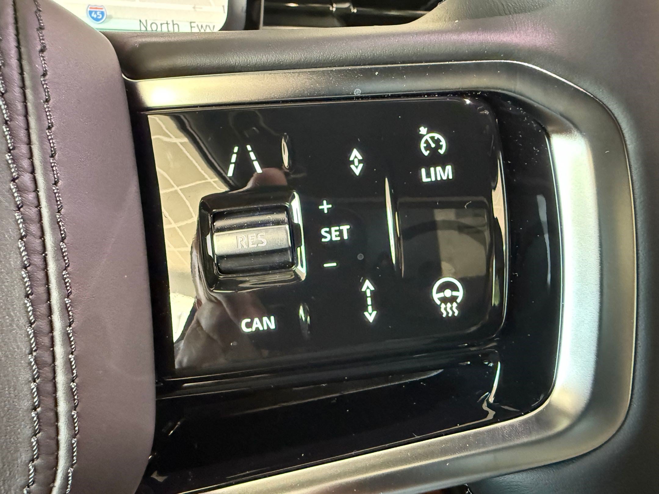 New 2026 Land Rover Range Rover Sport SE AWD/4WD image 17