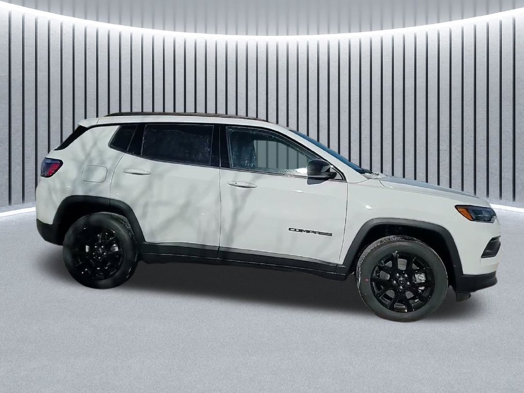 New 2026 Jeep Compass Latitude AWD/4WD image 4