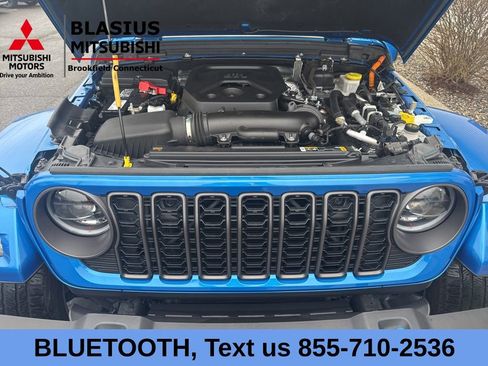 Used 2024 Jeep Wrangler Unlimited w/ Convenience Group AWD/4WD image 11