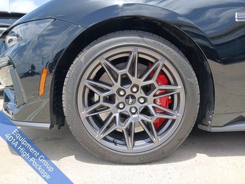 Used 2025 Ford Mustang GT Premium w/ GT Performance Package RWD image 5