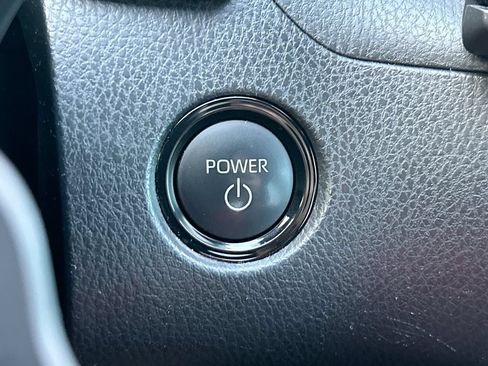 Used 2025 Toyota Camry SE FWD image 19