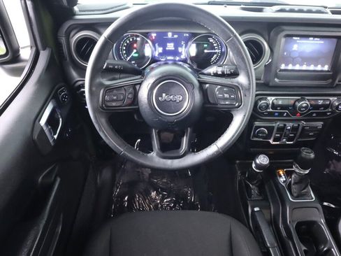 Used 2023 Jeep Wrangler Unlimited AWD/4WD image 28