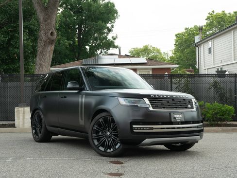 Used 2023 Land Rover Range Rover SE AWD/4WD image 2