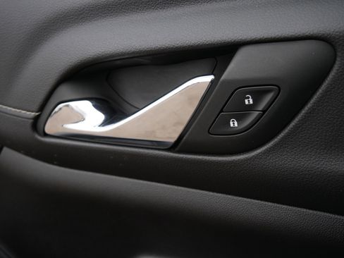 Used 2023 GMC Acadia SLT w/ LPO, Floor Liner Package image 27