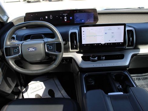 Used 2025 Ford Expedition Max Active AWD/4WD image 13