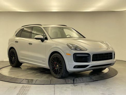 Used 2021 Porsche Cayenne GTS image 9