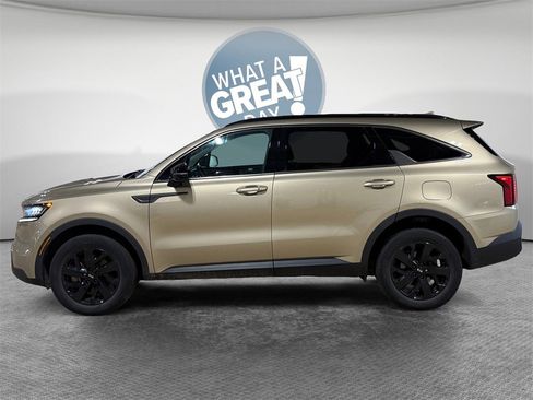 Certified 2021 Kia Sorento S image 3