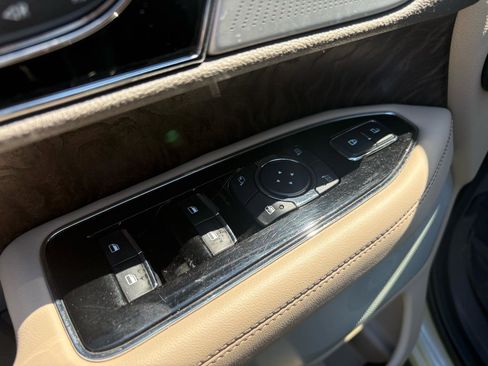 Used 2022 Lincoln Navigator Reserve image 13