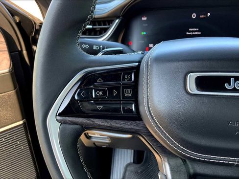 Used 2022 Jeep Grand Cherokee Overland image 35