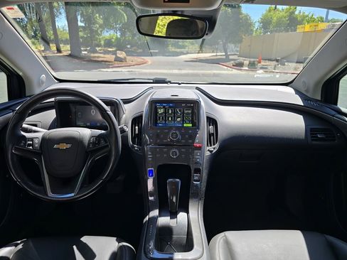 Used 2014 Chevrolet Volt Premium w/ Premium Trim Package image 18