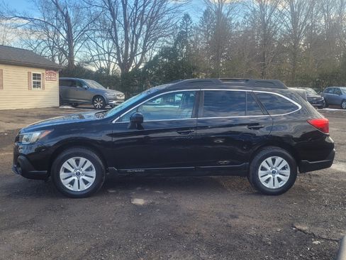 Used 2018 Subaru Outback 2.5i Premium image 5