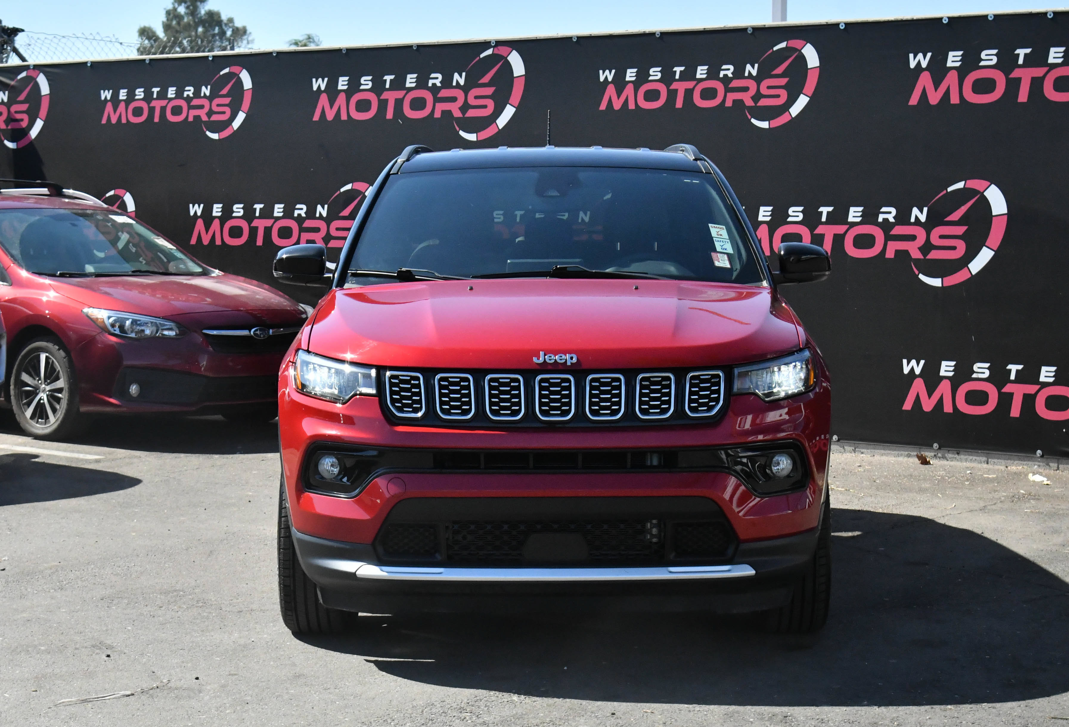 Used 2025 Jeep Compass Limited AWD/4WD image 2