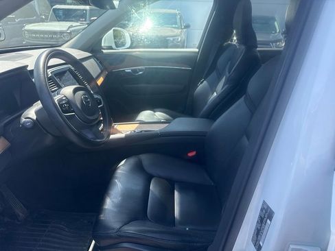 Used 2022 Volvo XC90 T6 Momentum w/ Advanced Package AWD/4WD image 10