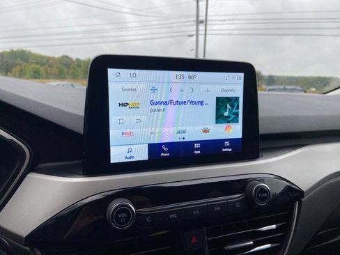 Used 2022 Ford Escape SEL image 12