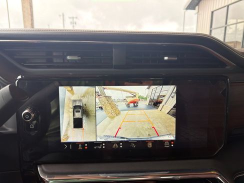 Used 2025 GMC Sierra 2500 Denali Ultimate AWD/4WD image 17