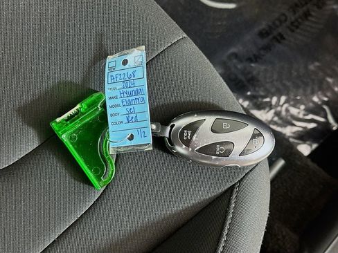 Used 2024 Hyundai Elantra SEL image 34