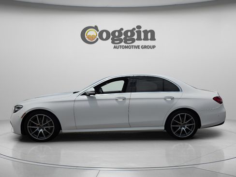 Used 2021 Mercedes-Benz E 350 Sedan image 2