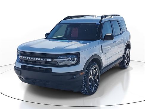 Used 2023 Ford Bronco Sport Outer Banks w/ Tech Package image 2