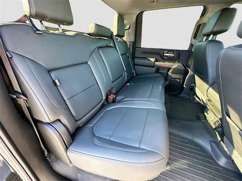 Used 2022 GMC Sierra 2500 SLT image 26