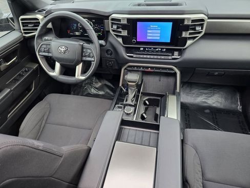 Used 2025 Toyota Sequoia SR5 image 30