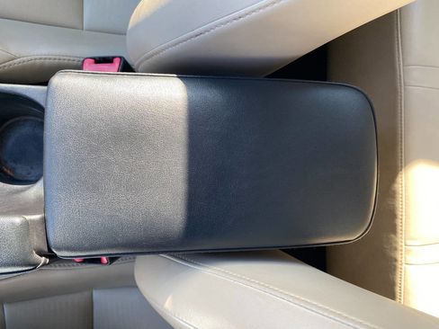 Used 2013 Lexus CT 200h w/ Premium Pkg w/Navigation image 18