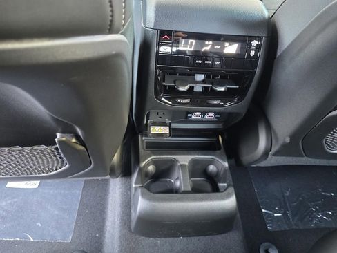 New 2025 Jeep Grand Cherokee L Altitude image 11