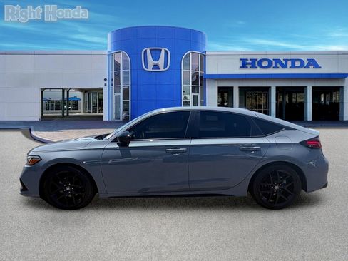 Used 2023 Honda Civic Sport image 3