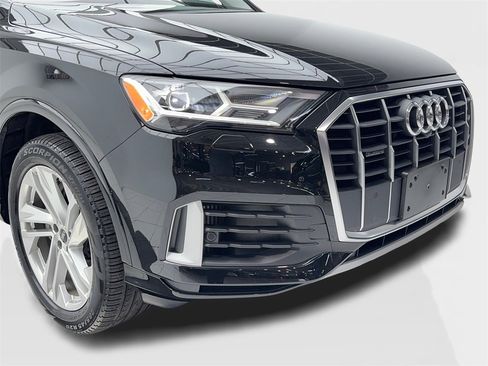 Used 2022 Audi Q7 3.0T Premium image 3