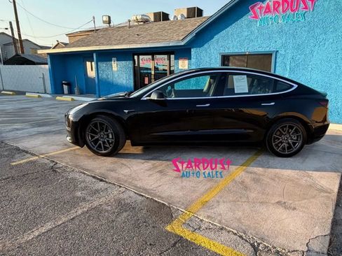 Used 2018 Tesla Model 3 Mid Range RWD image 3