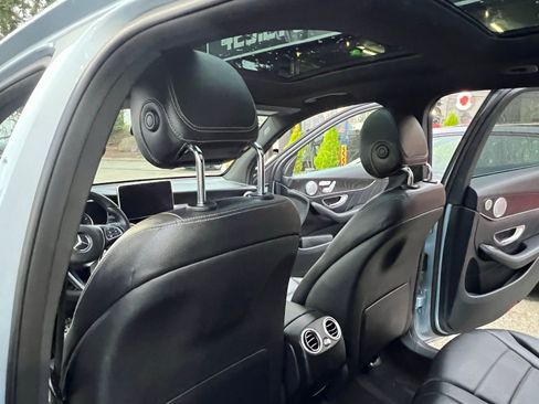 Used 2018 Mercedes-Benz GLC 300 4MATIC image 27