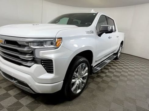 Used 2023 Chevrolet Silverado 1500 High Country w/ High Country Premium Package AWD/4WD image 11