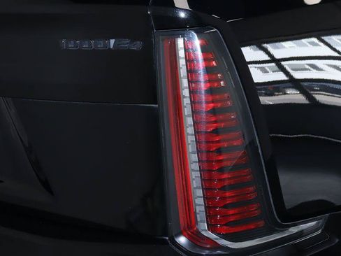 Certified 2025 Cadillac Escalade IQ Sport 2 w/ LPO, ONYX Package AWD/4WD image 16