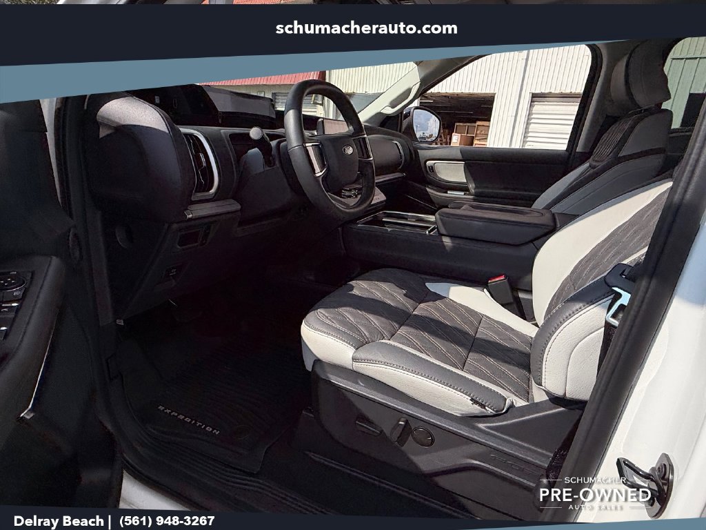 Used 2025 Ford Expedition Active RWD image 11