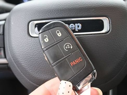 Used 2025 Jeep Compass Limited AWD/4WD image 34