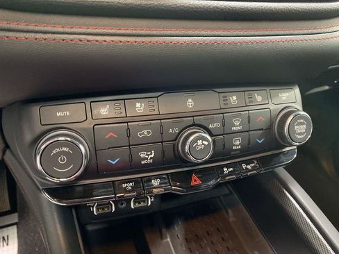 Used 2025 Dodge Durango R/T AWD/4WD image 14
