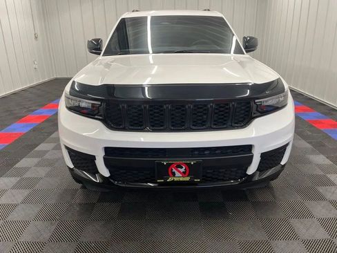 Used 2023 Jeep Grand Cherokee L Laredo AWD/4WD image 9