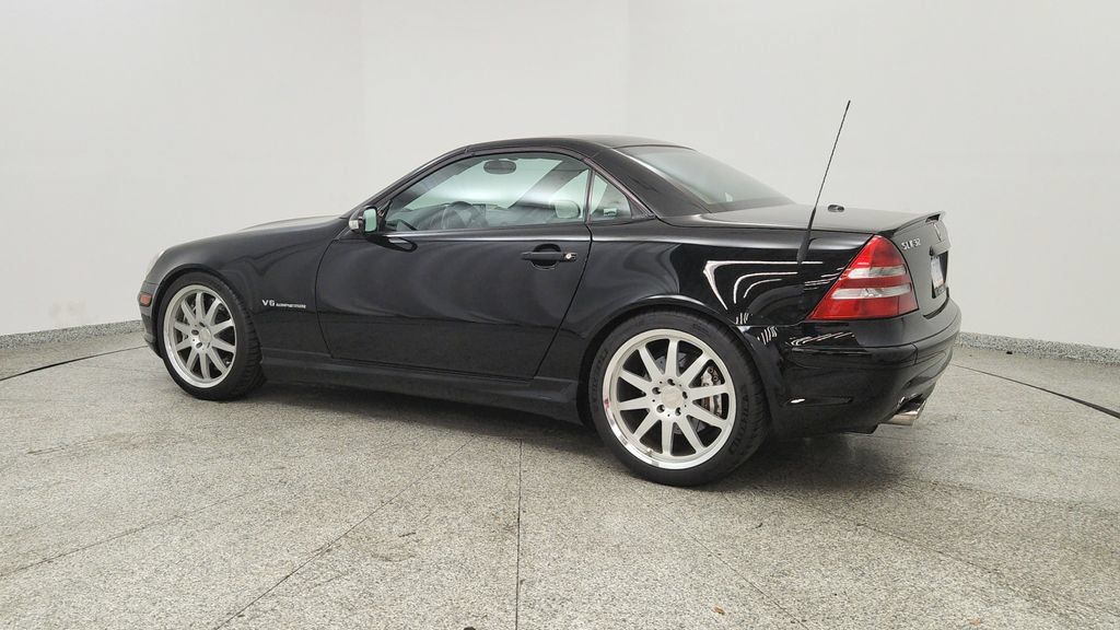 Used 2002 Mercedes-Benz SLK 32 AMG image 3