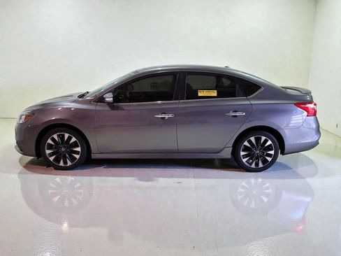 Used 2019 Nissan Sentra SR image 16