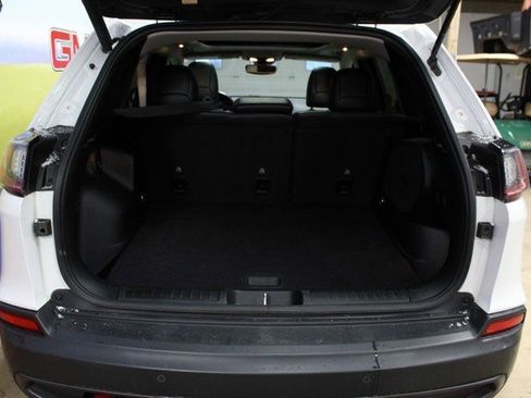 Used 2020 Jeep Cherokee Trailhawk image 6