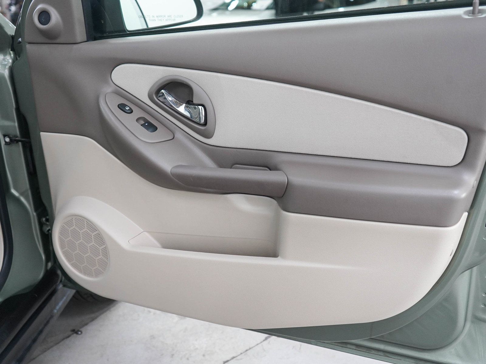 Used 2005 Chevrolet Malibu LS w/ Preferred Equipment Group FWD image 9